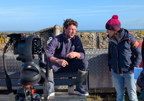 Photo prise lors d'un tournage à Groix sur l'enquête climat